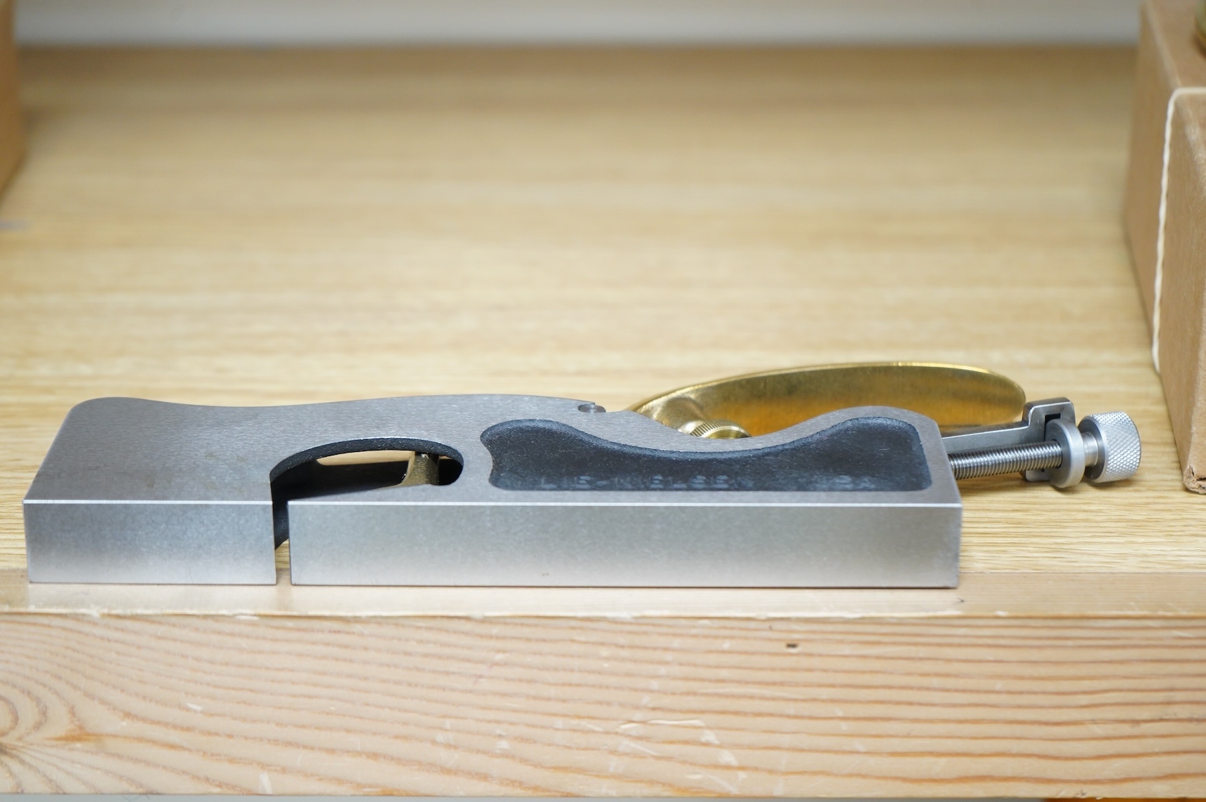 A boxed Lie-Nielsen Toolworks medium shoulder plane (L-N 042) with paperwork